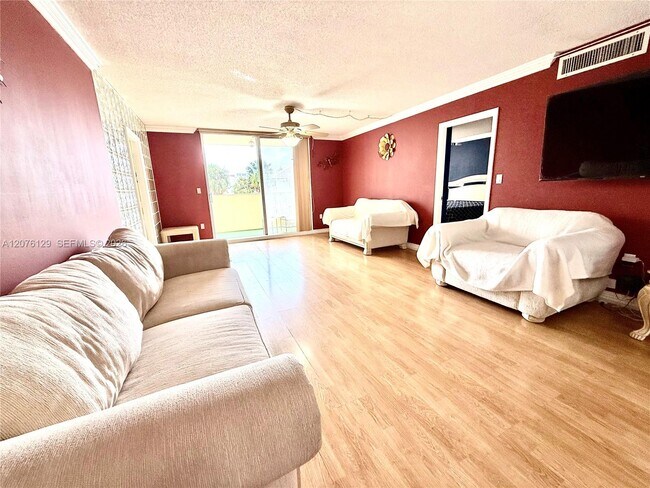 Foto del edificio - 1833 S Ocean Dr