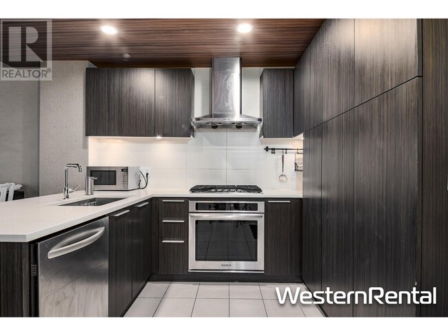 Photo du bâtiment - 6033-6033 Gray Ave