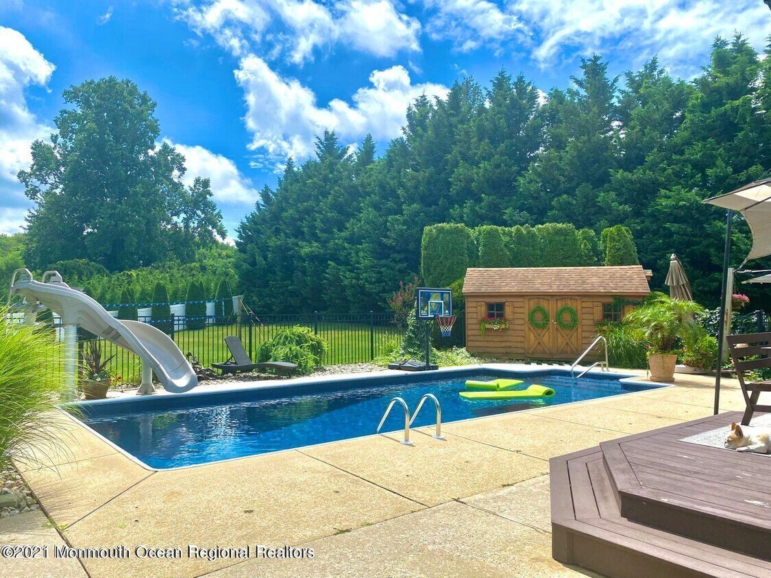 12 Lloyd Ave, West Long Branch, NJ 07764 House Rental in West Long