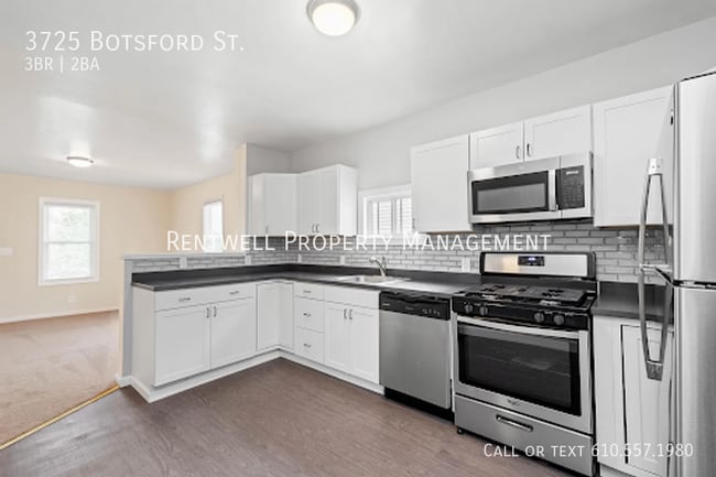 Photo - 3725 Botsford St House