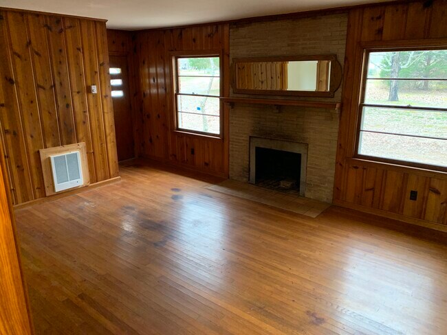 890 Pack Rd White Bluff, Tennessee, 37062 - 890 Pack Rd