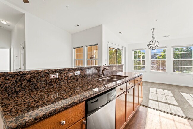 Foto del edificio - 2400 Ellsworth Way