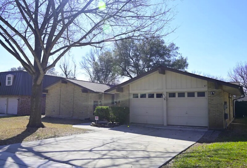 Primary Photo - 611 Balboa Dr