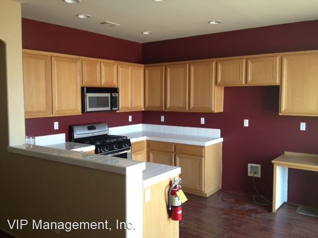 Building Photo - 6 br, 2 bath House - 14547 Clydesdale St.