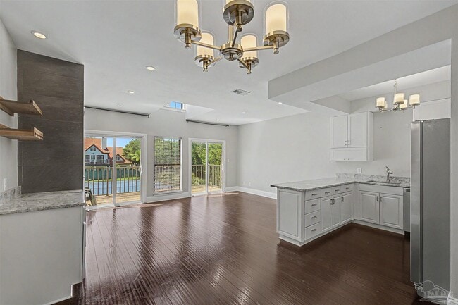 Building Photo - 42 Baybridge Dr