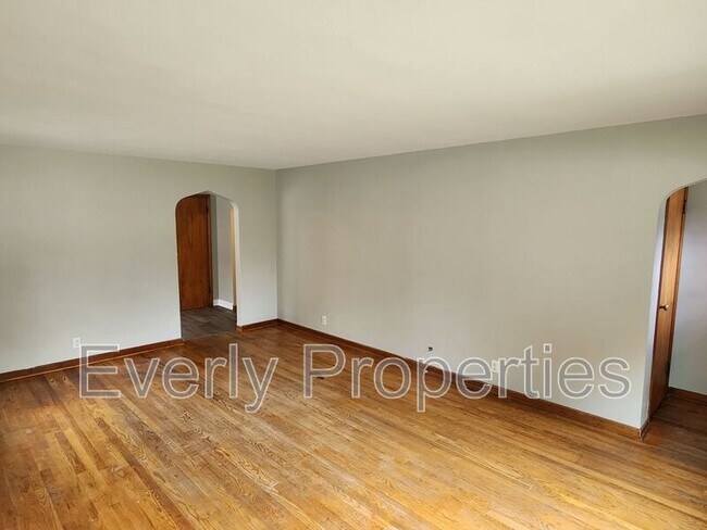 Building Photo - 2720 26th Ave