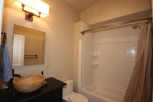 Foto del edificio - 819 10th St