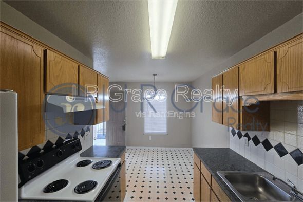 Foto del edificio - 1306 Dugger Cir