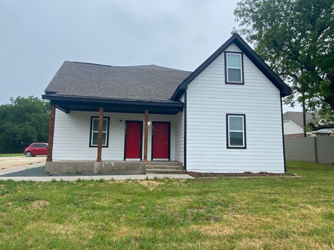 101 Lane Ave Unit 1013 Lane Ave, Cleburne, TX 76033 Room for Rent in