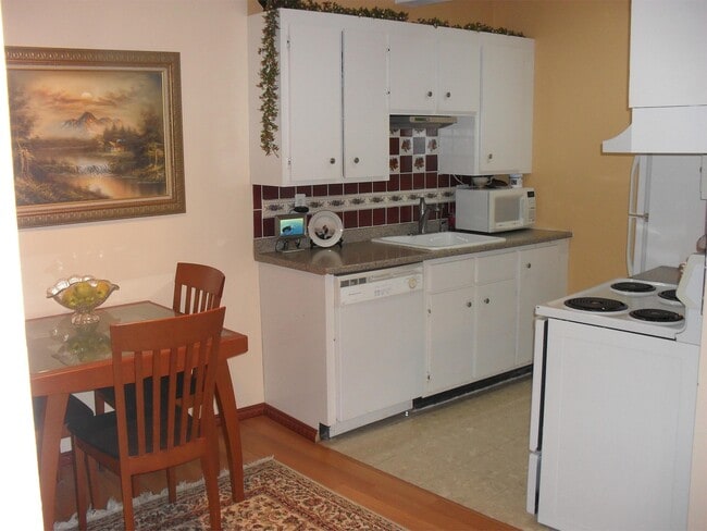 Photo - 7 Cypress Rd Townhome