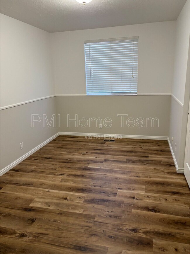 Foto del edificio - 1157 N 2925 W