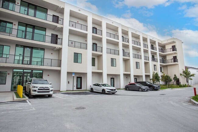 Foto del edificio - 8167 NW 41st St