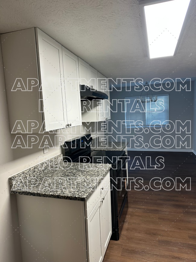 Foto del edificio - 6849 S Lakewood Ter