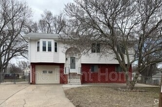 Building Photo - 23607 Walnut Cir