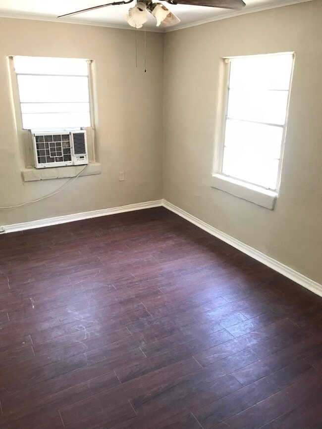 Building Photo - 448 S Redford Ln