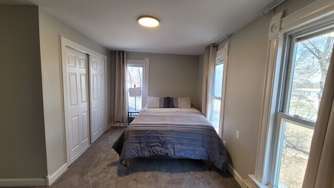 Foto del edificio - 125 Litchfield Ave SE