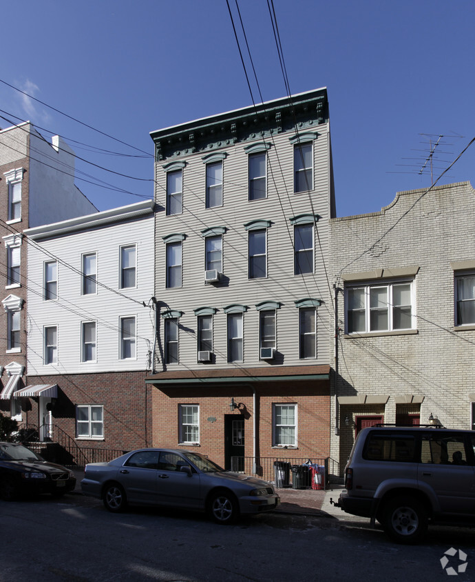 Building Photo - 410 Adams St