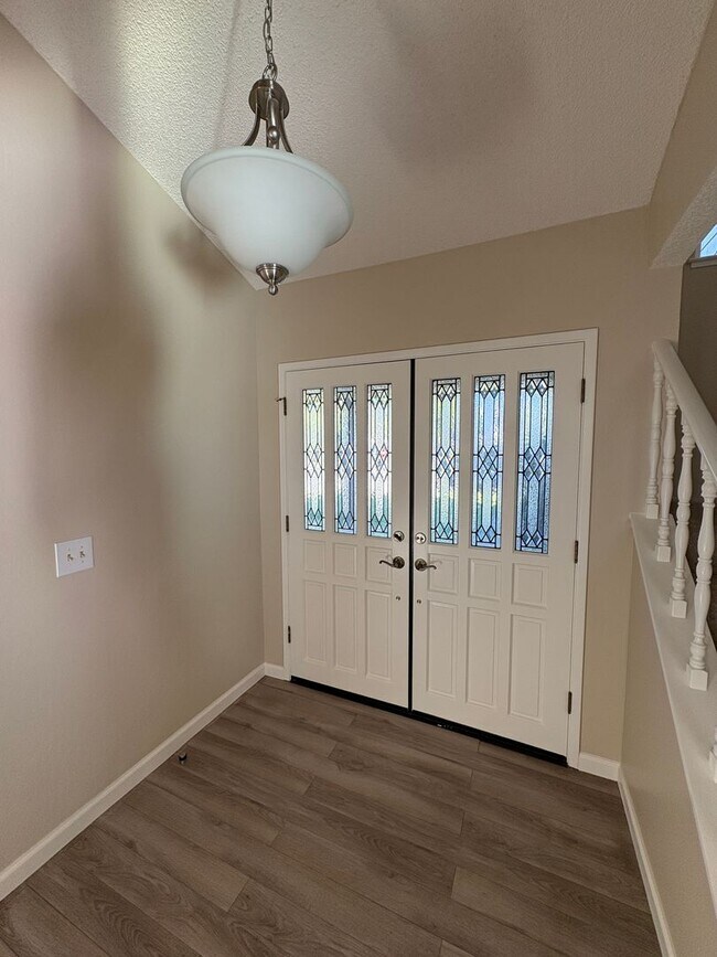 Foto del edificio - Not to be Missed - Well Located 3 Bedroom         3 Bath Family Home in LimeRidge