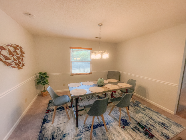 Building Photo - 2316 Lakesite Dr