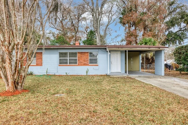 Photo - Beautifully Refreshed 3-Bedroom Home – Modern Kitchen & Spacious Interior