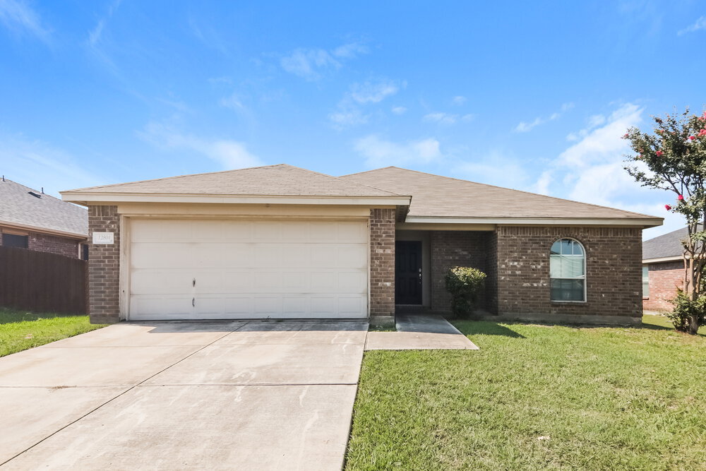 Foto principal - 12804 Bruce Dr