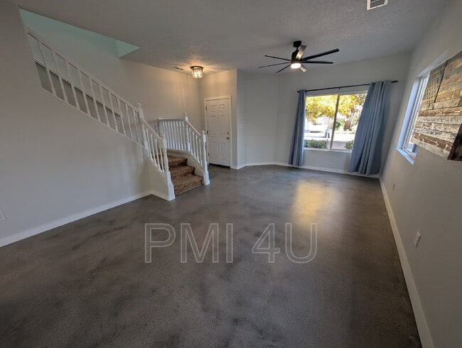 Foto del edificio - 7105 Casa Elena Dr NE