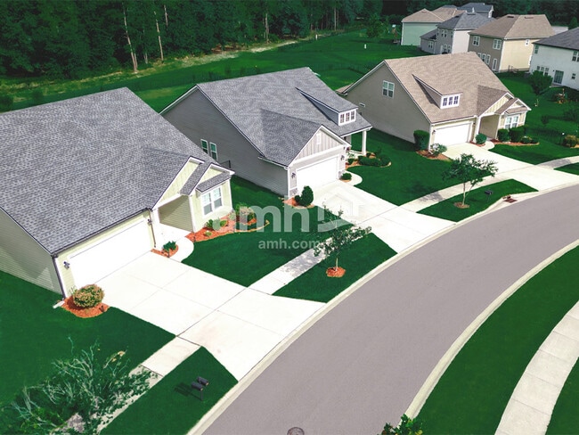 Building Photo - 3312 Roundabout Dr