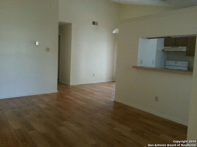 Foto del edificio - 5261 Gawain Dr