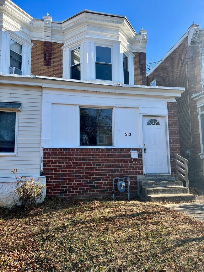 Building Photo - Spacious 4 Bedroom 1 Bath in Folcroft