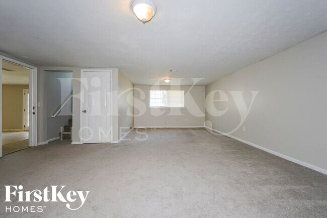 Building Photo - 5598 Emerald Glen