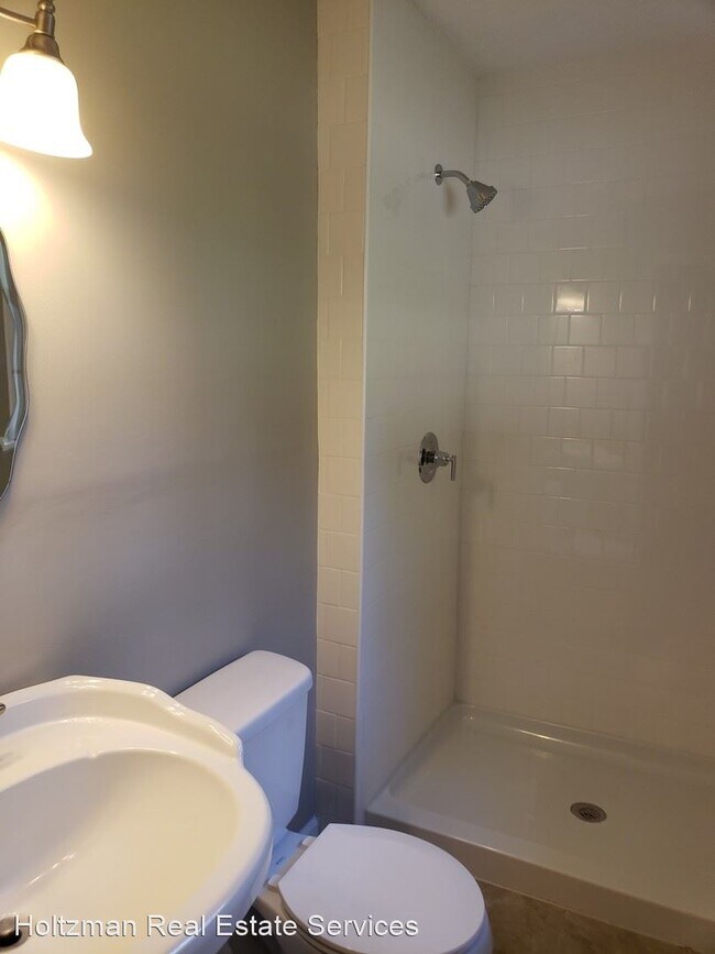 Foto del edificio - 3 br, 2 bath House - 646 Lee Road