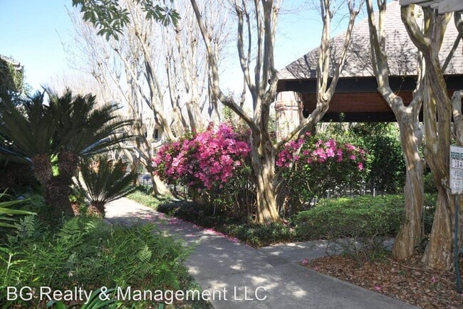 Building Photo - 1 br, 1 bath House - 213 Bendel Road #214