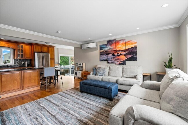 Foto del edificio - 551 Fire Island Ave