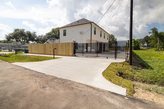 Photo - 5036 Mallow St Townhome