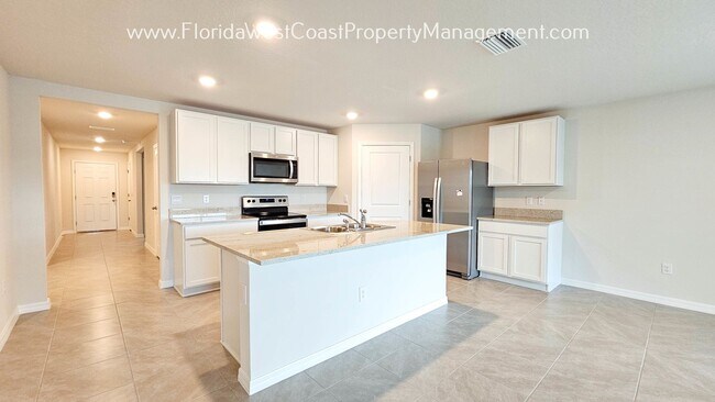 Foto del edificio - BRAND NEW BUILD!  4 BEDROOM/2 BATH/ LAKEVI...