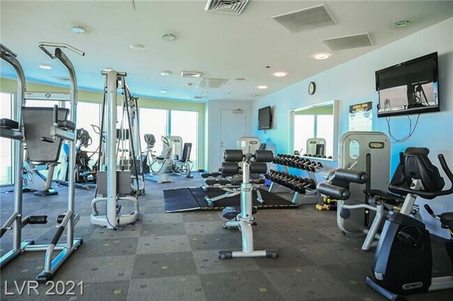 Foto del edificio - Sky-High Style in the Arts District – Loft Living at Newport