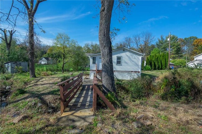 Building Photo - 827 Benninger Dr