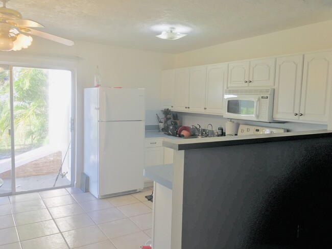 Kitchen - 3783 Roan Ct E