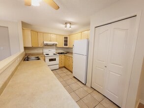 Building Photo - 10311-10111 111 St NW