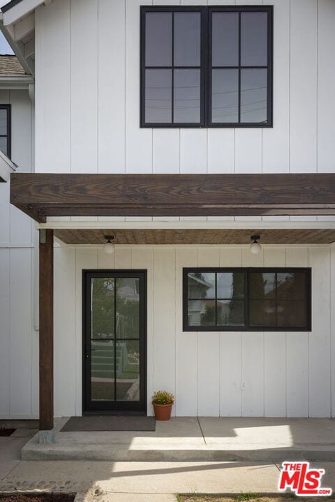 Building Photo - 424 N Avenue 64