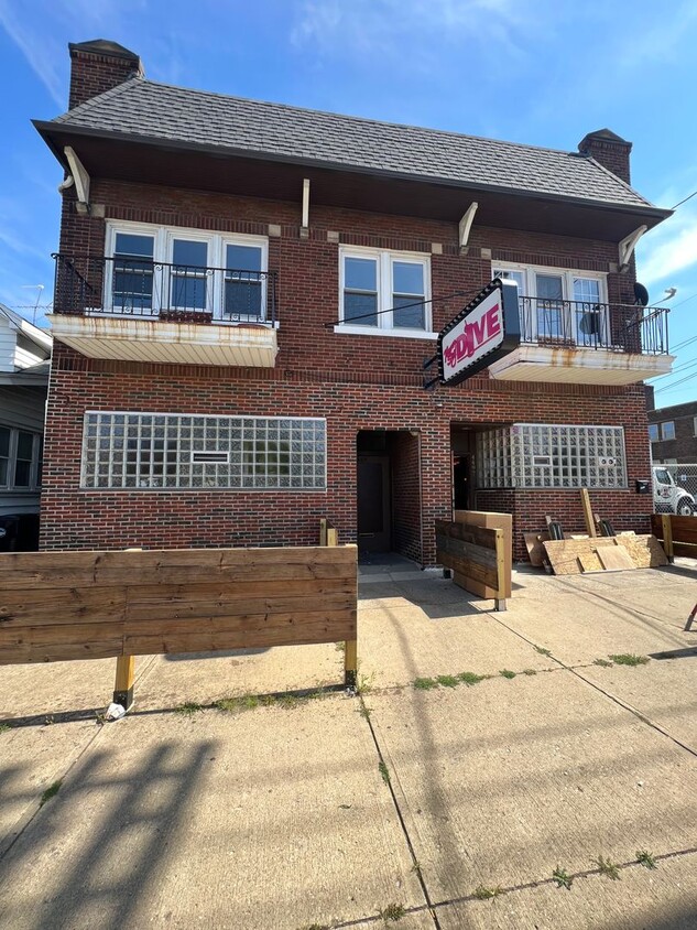Primary Photo - 4495-4497 Broadview Road