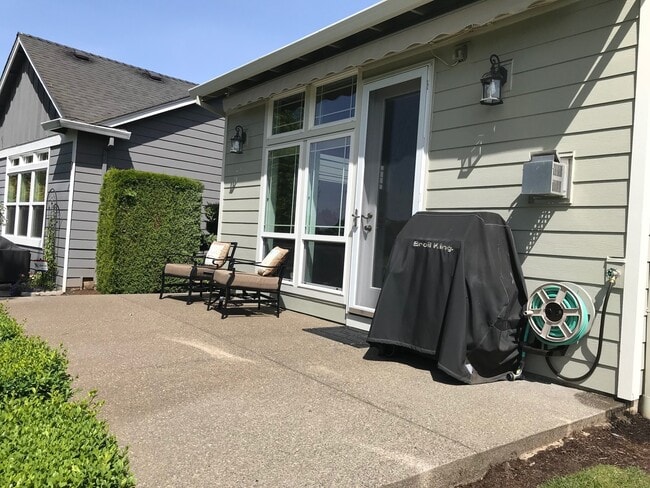 Building Photo - 788 Tukwila Dr