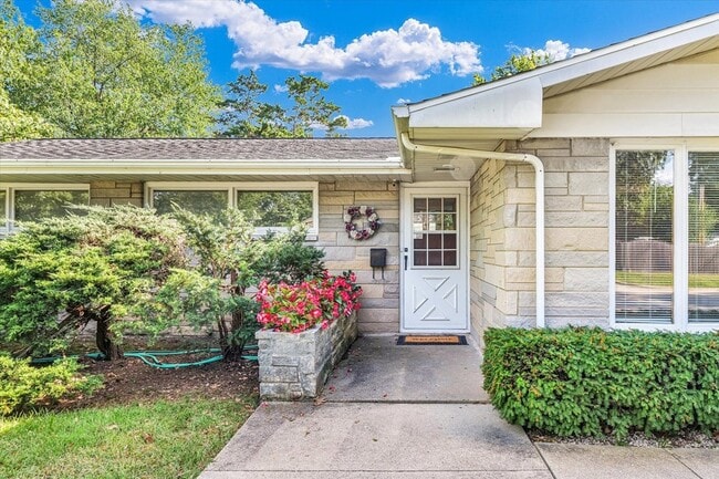 Building Photo - 1509 Sangamon Dr