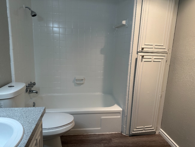 Building Photo - 3754 W Buckingham Rd