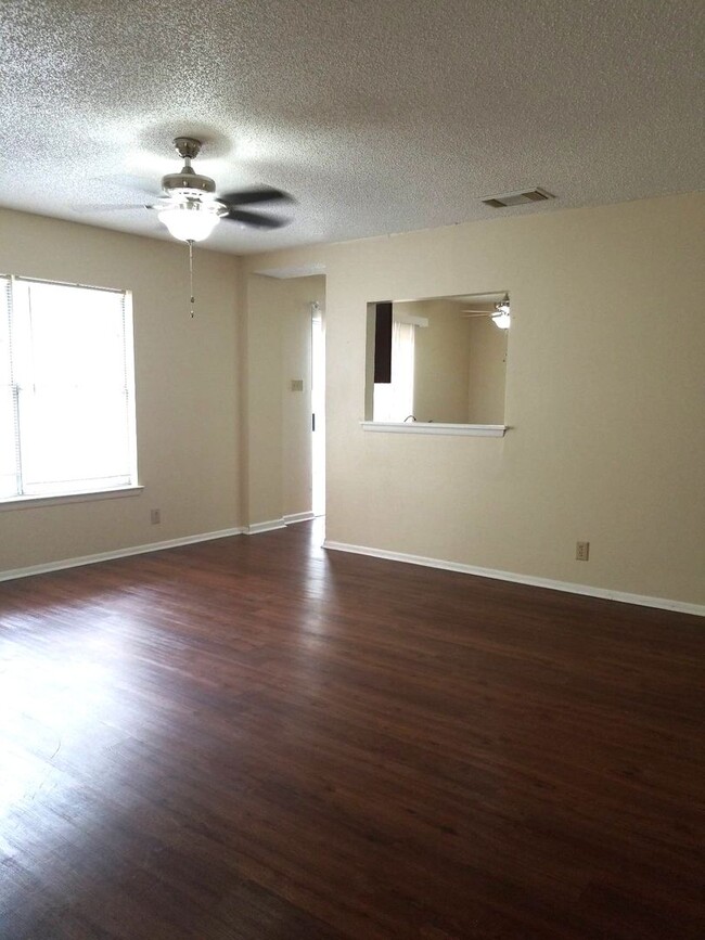Building Photo - 7319 HUNTSMAN RUN