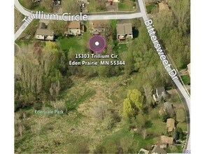 Building Photo - 15303 Trillium Cir