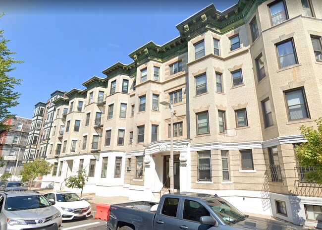 Building Photo - 63 Burbank St