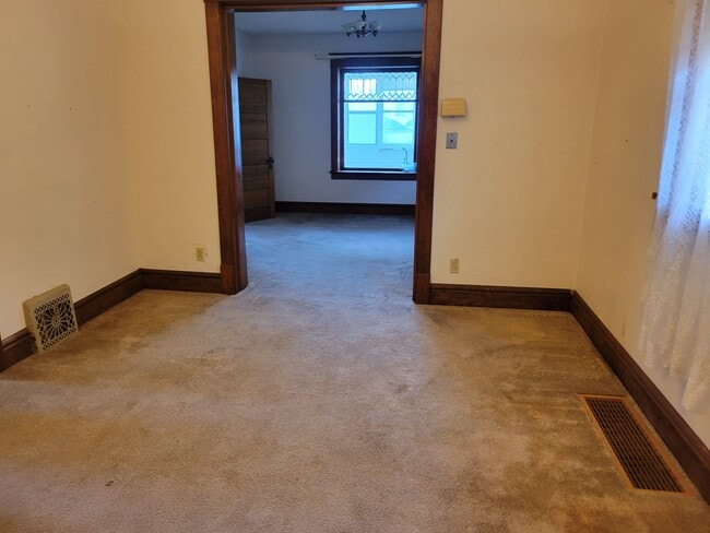 Bedroom - 637 Ruble Ave