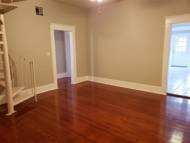 Foto del edificio - 4512 Walker St