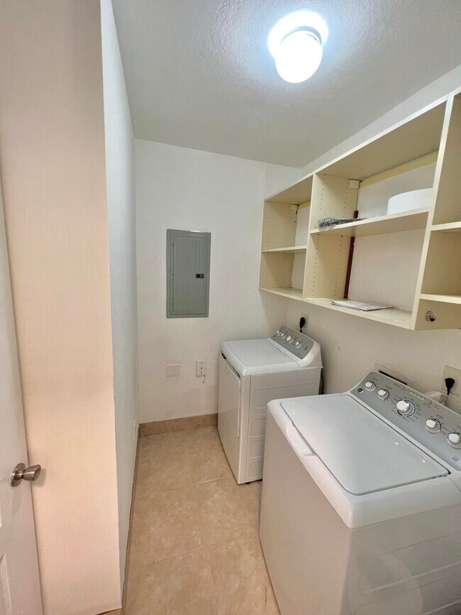Foto del edificio - 110 SW Peacock Blvd